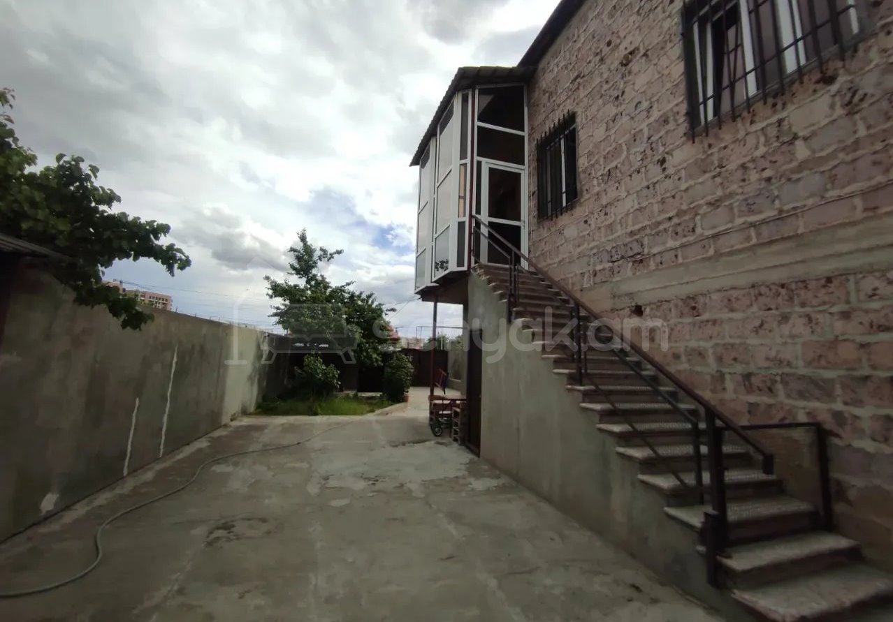 6 Սենյականոց Սեփական Տուն, 250քմ, Կոսմետիկ Վերանորոգված