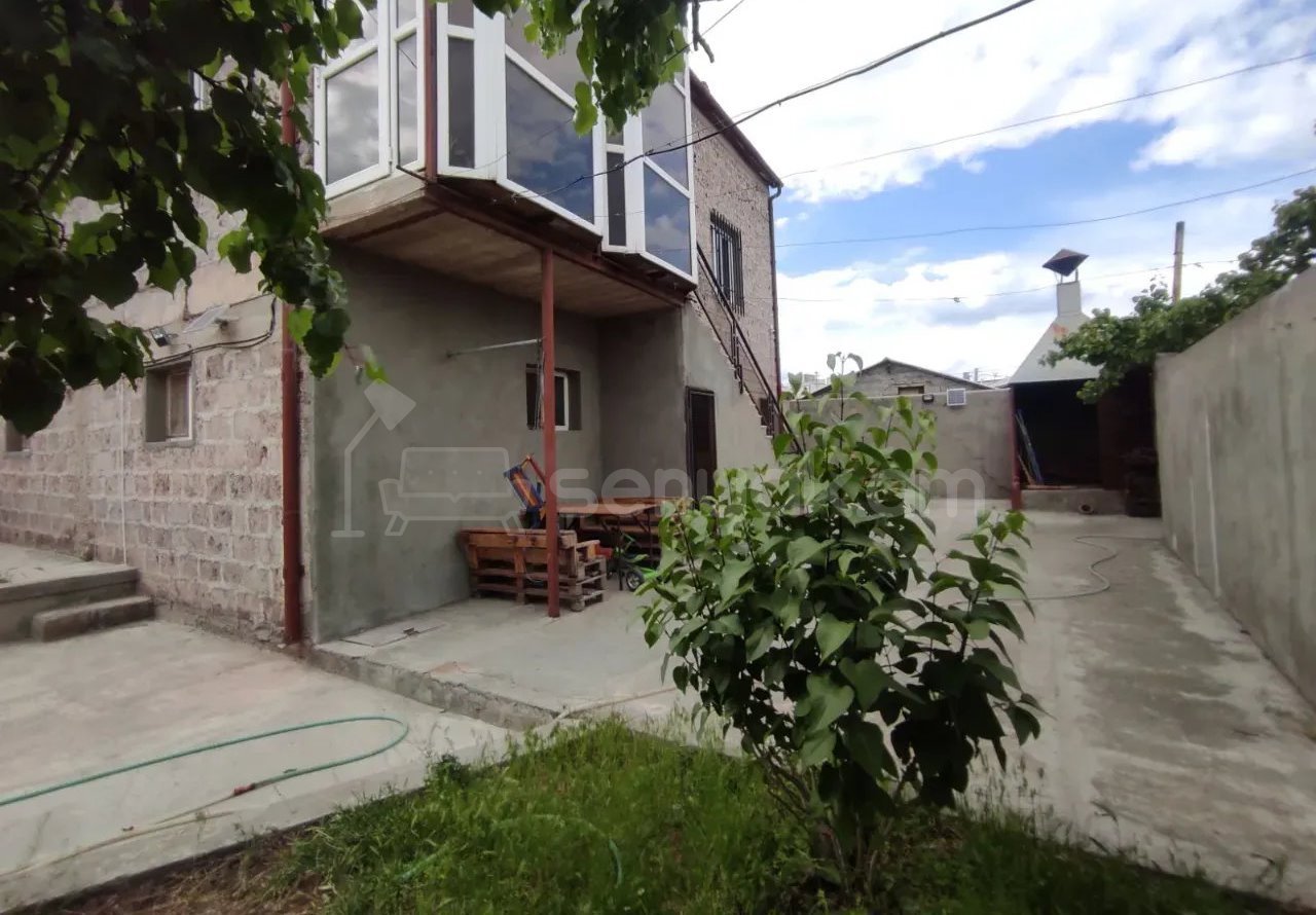 6 Սենյականոց Սեփական Տուն, 250քմ, Կոսմետիկ Վերանորոգված