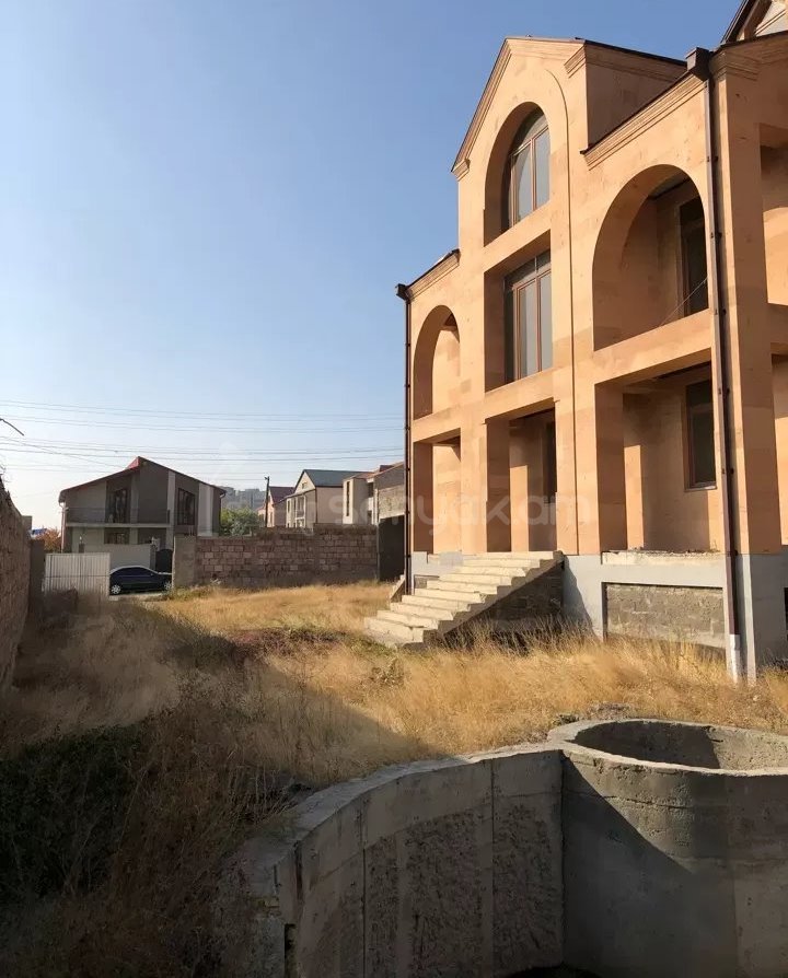 8 Սենյականոց Շքեղ Առանձնատուն, 880քմ