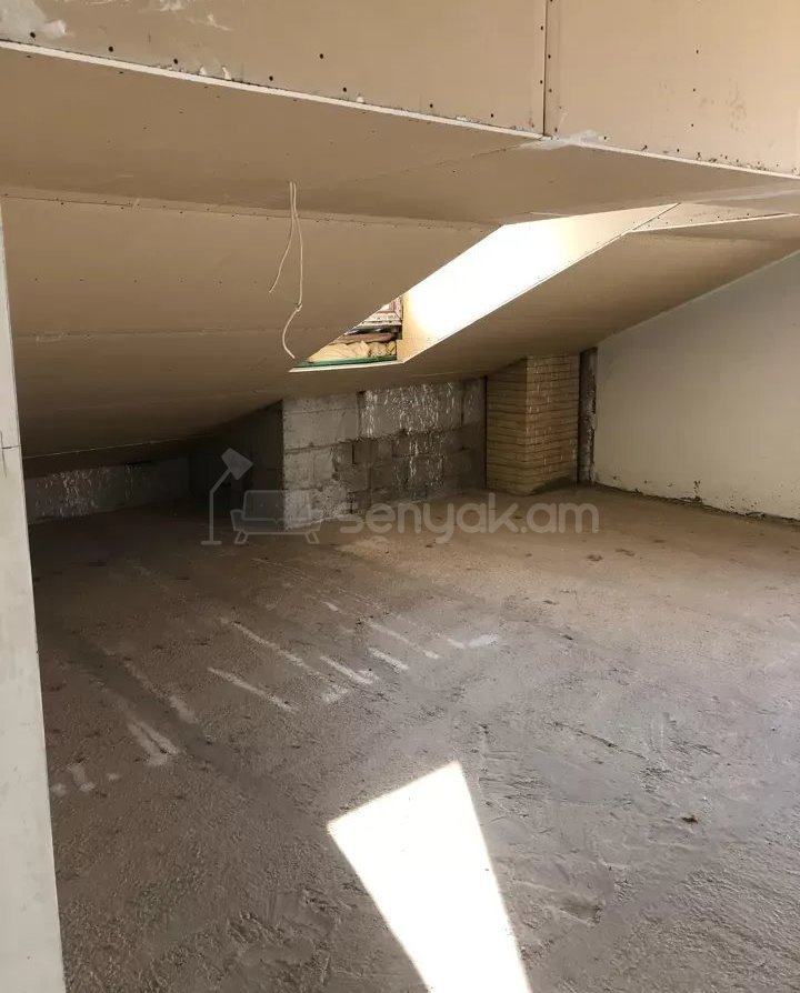 8 Սենյականոց Շքեղ Առանձնատուն, 880քմ