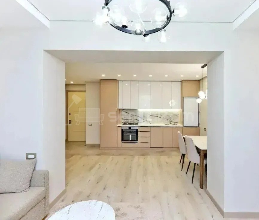 2 Սենյականոց Բնակարան Քարե Շենքում, 48քմ, 4/5 հարկ, Դիզայներական Վերանորոգված