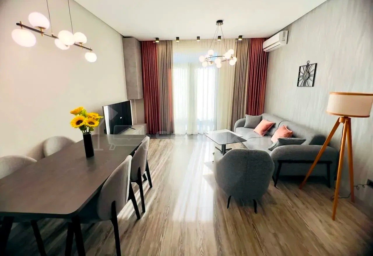 2 Սենյականոց Բնակարան Քարե Շենքում, 39քմ, 2/5 հարկ, Դիզայներական Վերանորոգված