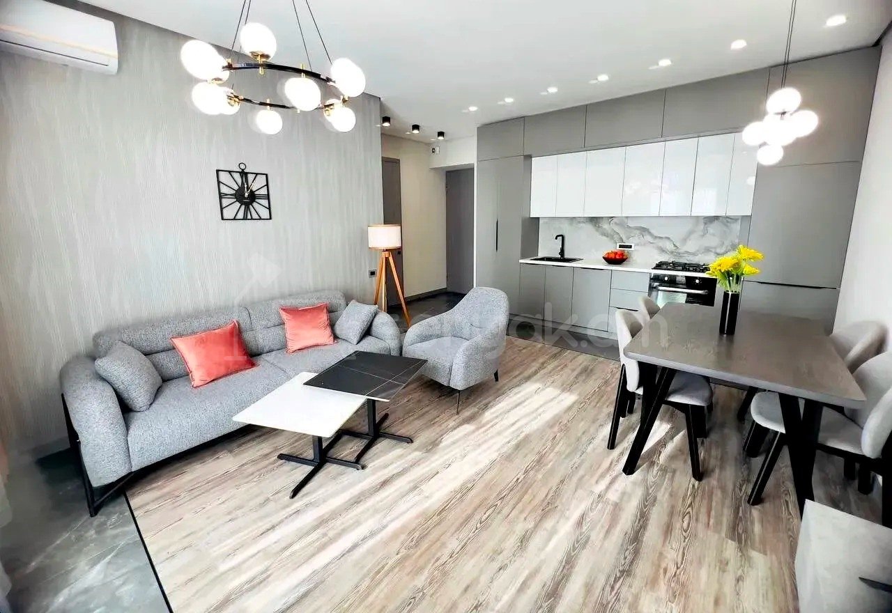 2 Սենյականոց Բնակարան Քարե Շենքում, 39քմ, 2/5 հարկ, Դիզայներական Վերանորոգված