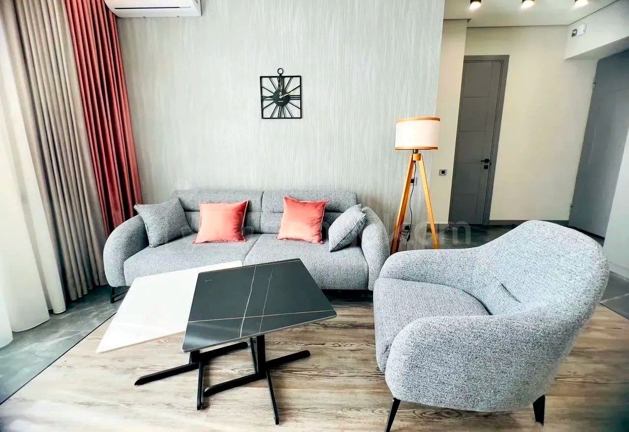 2 Սենյականոց Բնակարան Քարե Շենքում, 39քմ, 2/5 հարկ, Դիզայներական Վերանորոգված