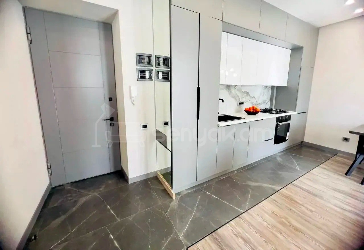 2 Սենյականոց Բնակարան Քարե Շենքում, 39քմ, 2/5 հարկ, Դիզայներական Վերանորոգված