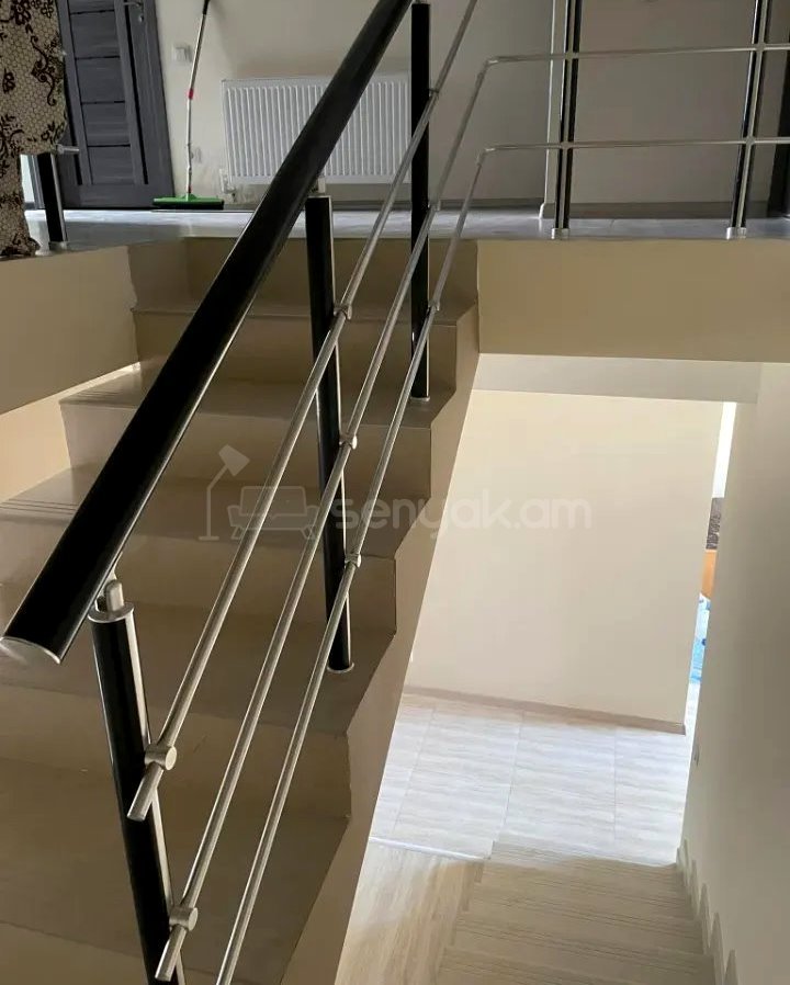 6 Սենյականոց Սեփական Տուն, 155քմ, Կոսմետիկ Վերանորոգված, Ավտոտնակով