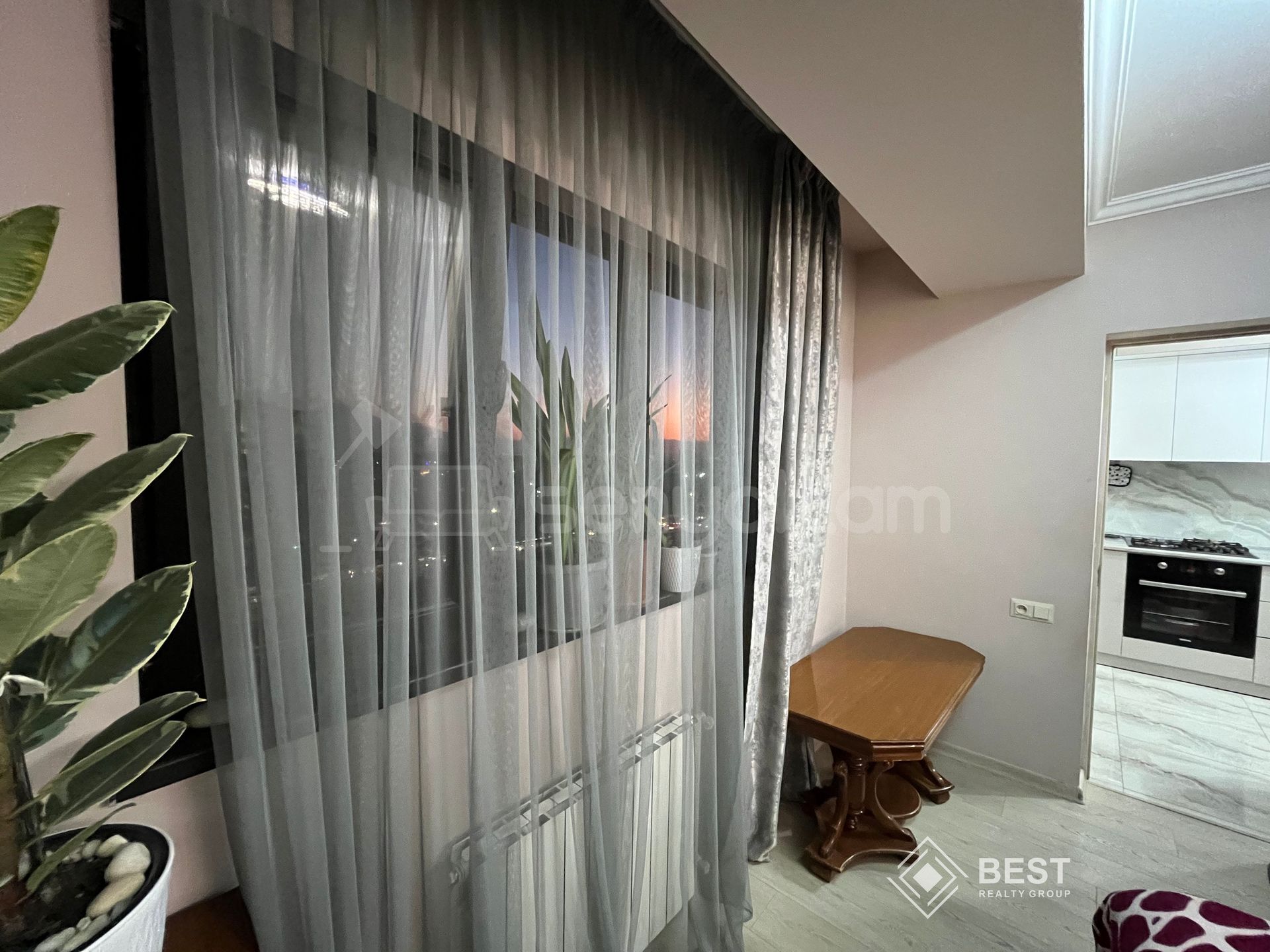 4 Սենյականոց Բնակարան, 81քմ, 11/14 հարկ, Կապիտալ Վերանորոգված