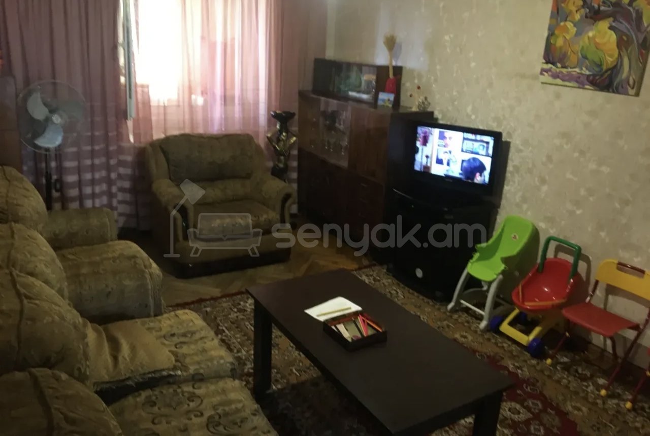 2 Սենյականոց Բնակարան Քարե Շենքում, 56քմ, 4/4 հարկ, Նորմալ Վիճակում, Կահավորված