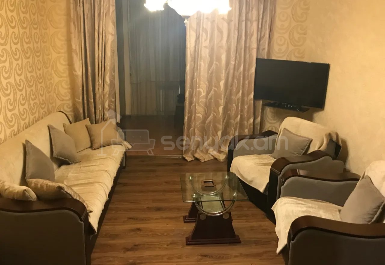 1 Սենյականոց Բնակարան Քարե Շենքում, 45քմ, 1/5 հարկ, Կապիտալ Վերանորոգված, Կահավորված