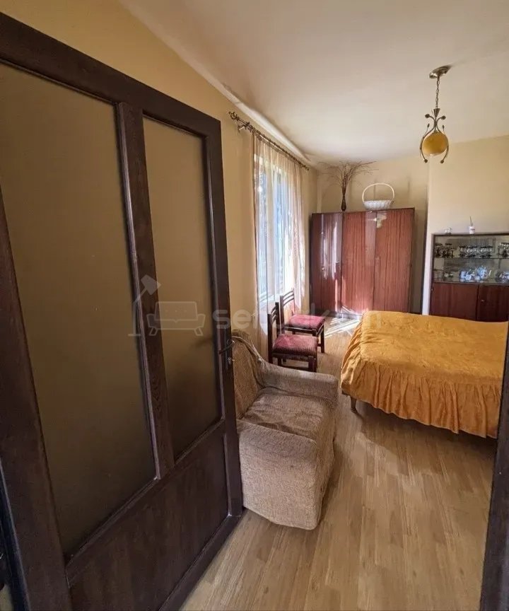 1 Սենյականոց Բնակարան Քարե Շենքում, 36քմ, 1/1 հարկ, Նորմալ Վիճակում, Կահավորված