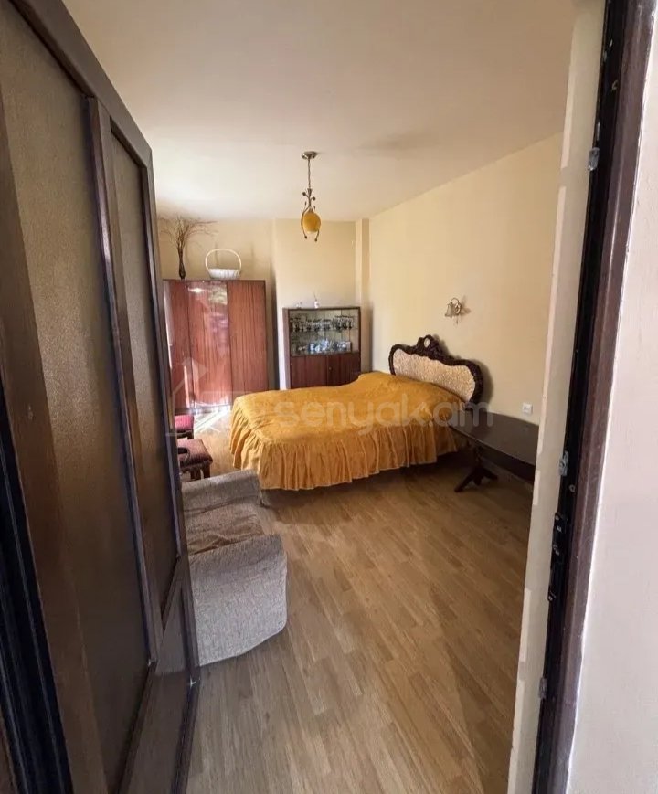 1 Սենյականոց Բնակարան Քարե Շենքում, 36քմ, 1/1 հարկ, Նորմալ Վիճակում, Կահավորված