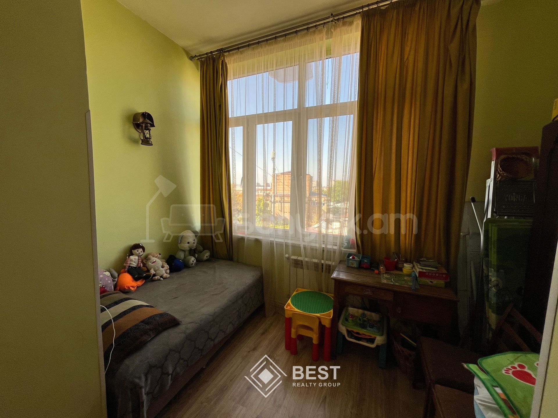 3 Սենյականոց Բնակարան Քարե Շենքում, 59քմ, 4/5 հարկ, Կապիտալ Վերանորոգված