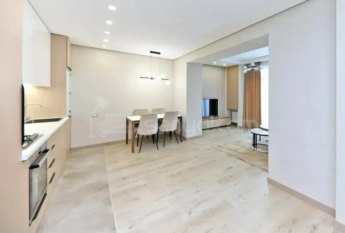 2 Սենյականոց Բնակարան Քարե Շենքում, 48քմ, 4/5 հարկ, Կապիտալ Վերանորոգված