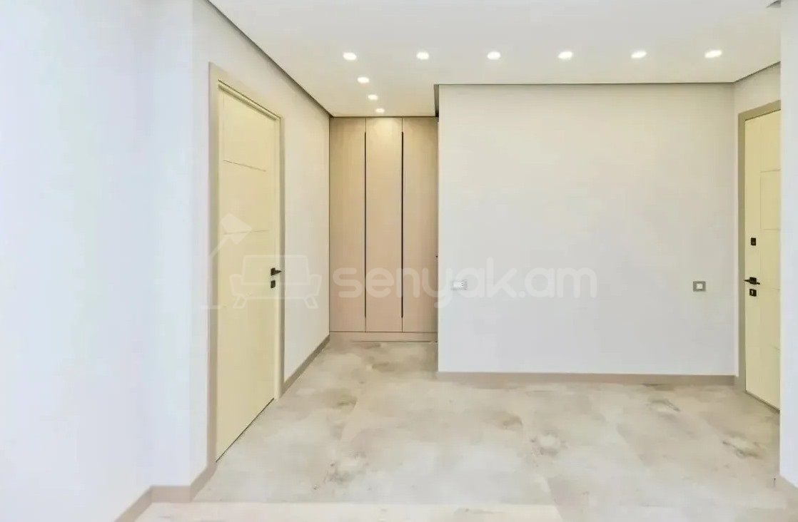 2 Սենյականոց Բնակարան Քարե Շենքում, 48քմ, 4/5 հարկ, Կապիտալ Վերանորոգված