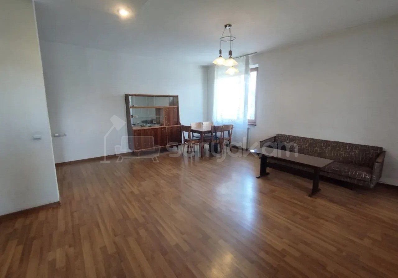 1 Սենյականոց Բնակարան, 54քմ, 3/9 հարկ, Նորմալ Վիճակում