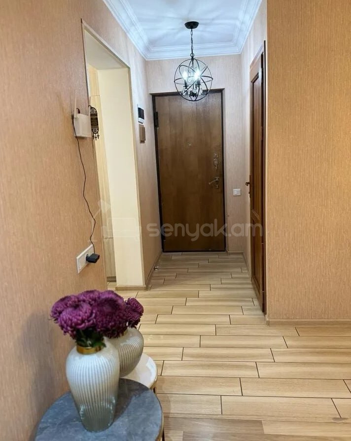 3 Սենյականոց Բնակարան, 80քմ, 1/3 հարկ, Կապիտալ Վերանորոգված