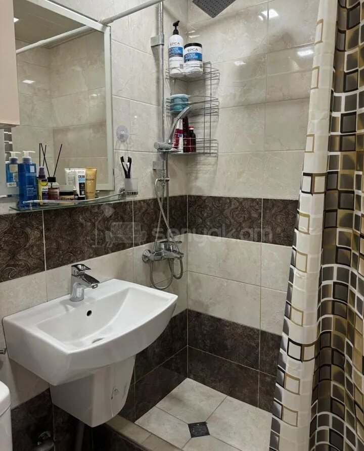 3 Սենյականոց Բնակարան, 80քմ, 1/3 հարկ, Կապիտալ Վերանորոգված