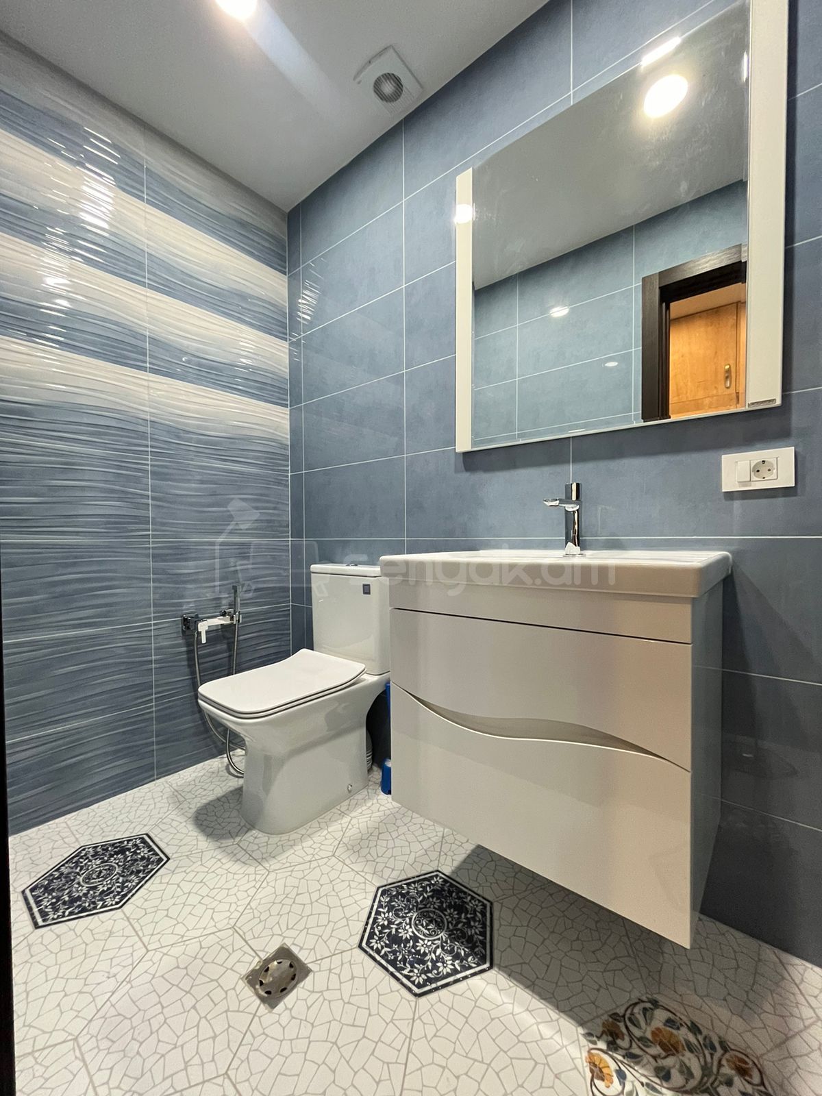 3 Սենյականոց Բնակարան Նորակառույցում, 80քմ, 2/2 հարկ, Կապիտալ Վերանորոգված, Կահավորված, Արևկող