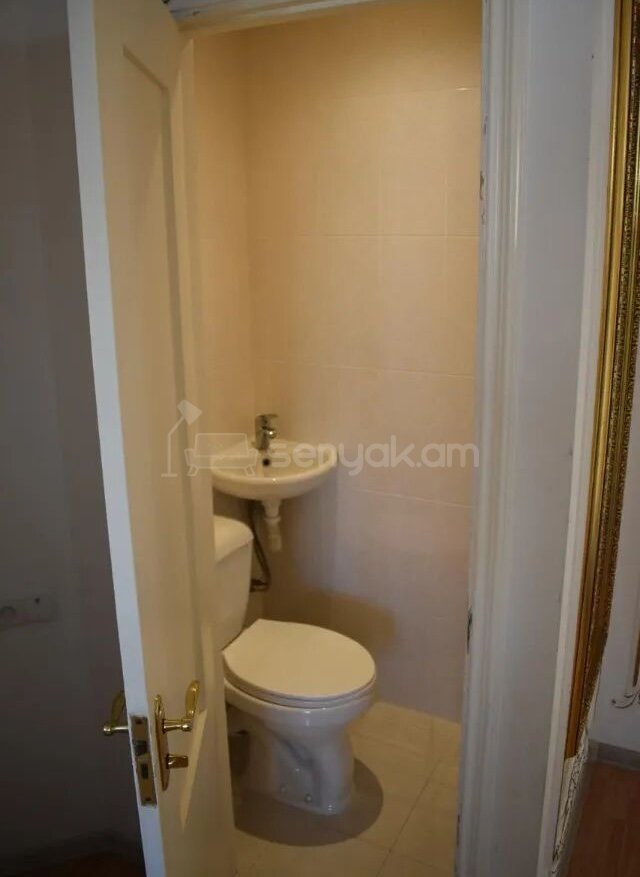 3 Սենյականոց Բնակարան, 74քմ, 6/9 հարկ, Կապիտալ Վերանորոգված