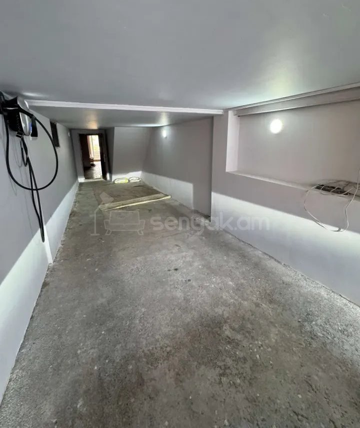 6 Սենյականոց Սեփական Տուն, 275քմ, Կոսմետիկ Վերանորոգված, Ավտոտնակով