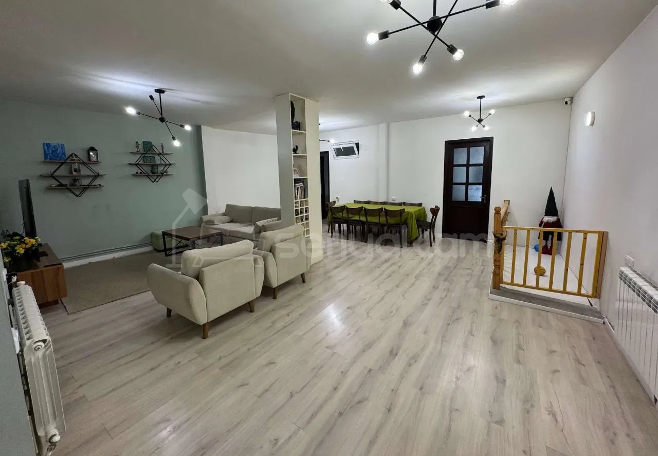 6 Սենյականոց Սեփական Տուն, 275քմ, Կոսմետիկ Վերանորոգված, Ավտոտնակով