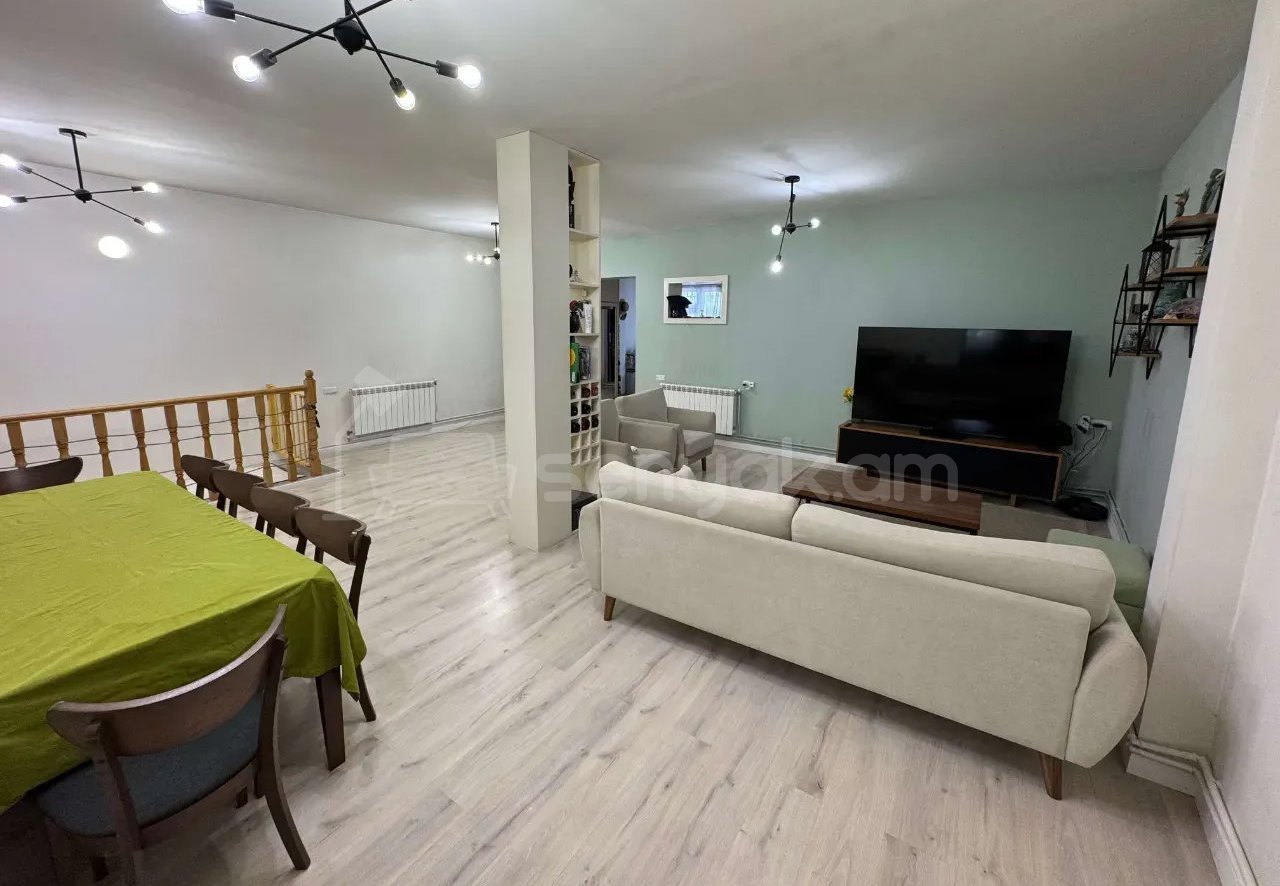 6 Սենյականոց Սեփական Տուն, 275քմ, Կոսմետիկ Վերանորոգված, Ավտոտնակով