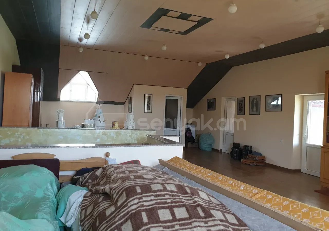 7 Սենյականոց Սեփական Տուն, 256քմ, Կապիտալ Վերանորոգված, Ավտոտնակով