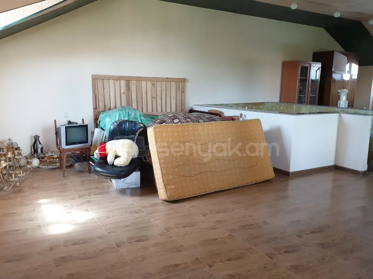 7 Սենյականոց Սեփական Տուն, 256քմ, Կապիտալ Վերանորոգված, Ավտոտնակով