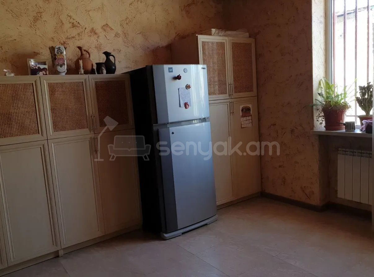 7 Սենյականոց Սեփական Տուն, 256քմ, Կապիտալ Վերանորոգված, Ավտոտնակով