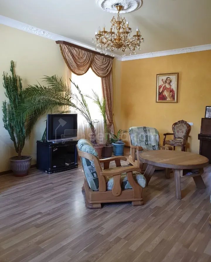 7 Սենյականոց Սեփական Տուն, 256քմ, Կապիտալ Վերանորոգված, Ավտոտնակով