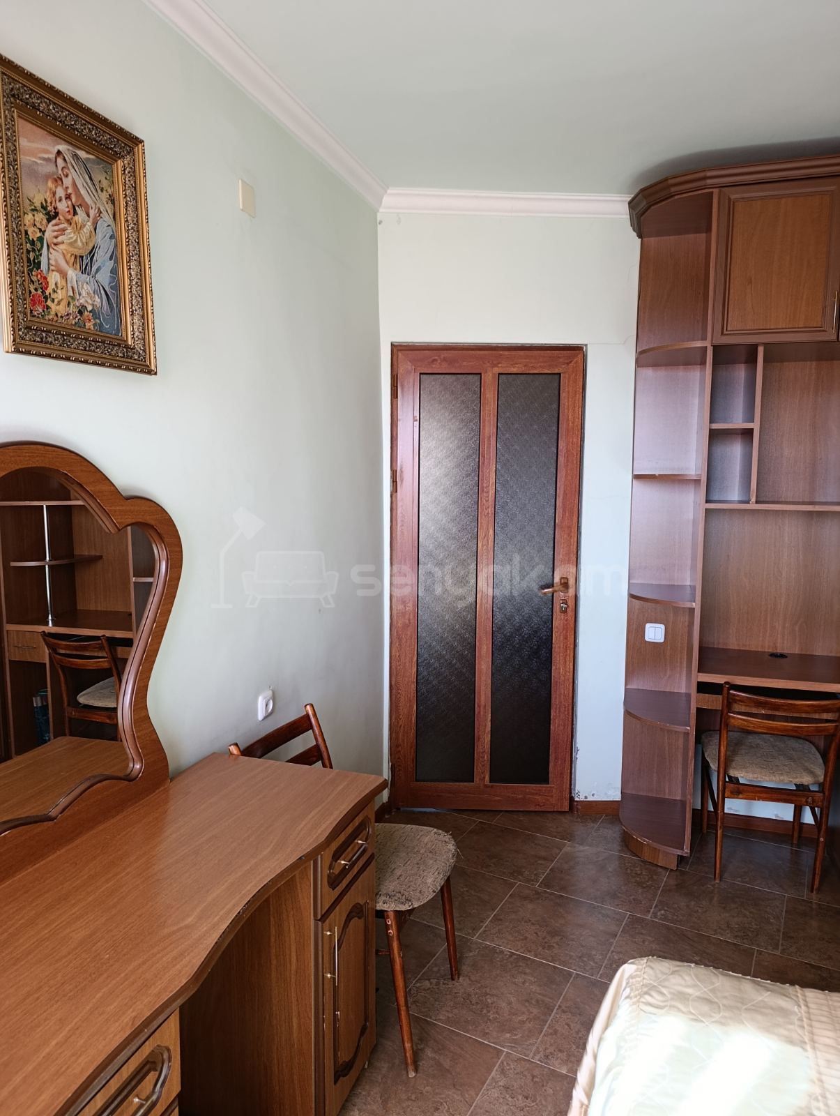 2 Սենյականոց Բնակարան Քարե Շենքում, 42քմ, 3/9 հարկ, Նորմալ Վիճակում, Կահավորված, Արևկող