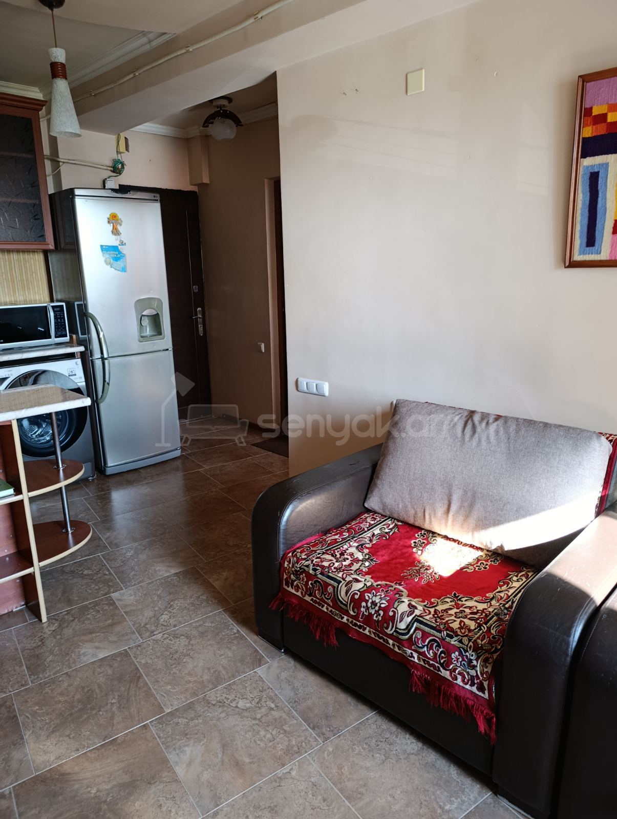 2 Սենյականոց Բնակարան Քարե Շենքում, 42քմ, 3/9 հարկ, Նորմալ Վիճակում, Կահավորված, Արևկող