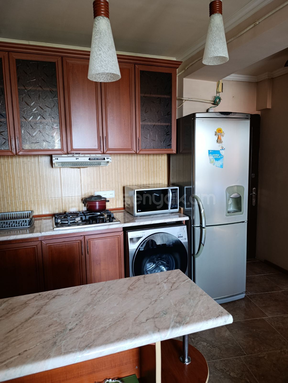 2 Սենյականոց Բնակարան Քարե Շենքում, 42քմ, 3/9 հարկ, Նորմալ Վիճակում, Կահավորված, Արևկող