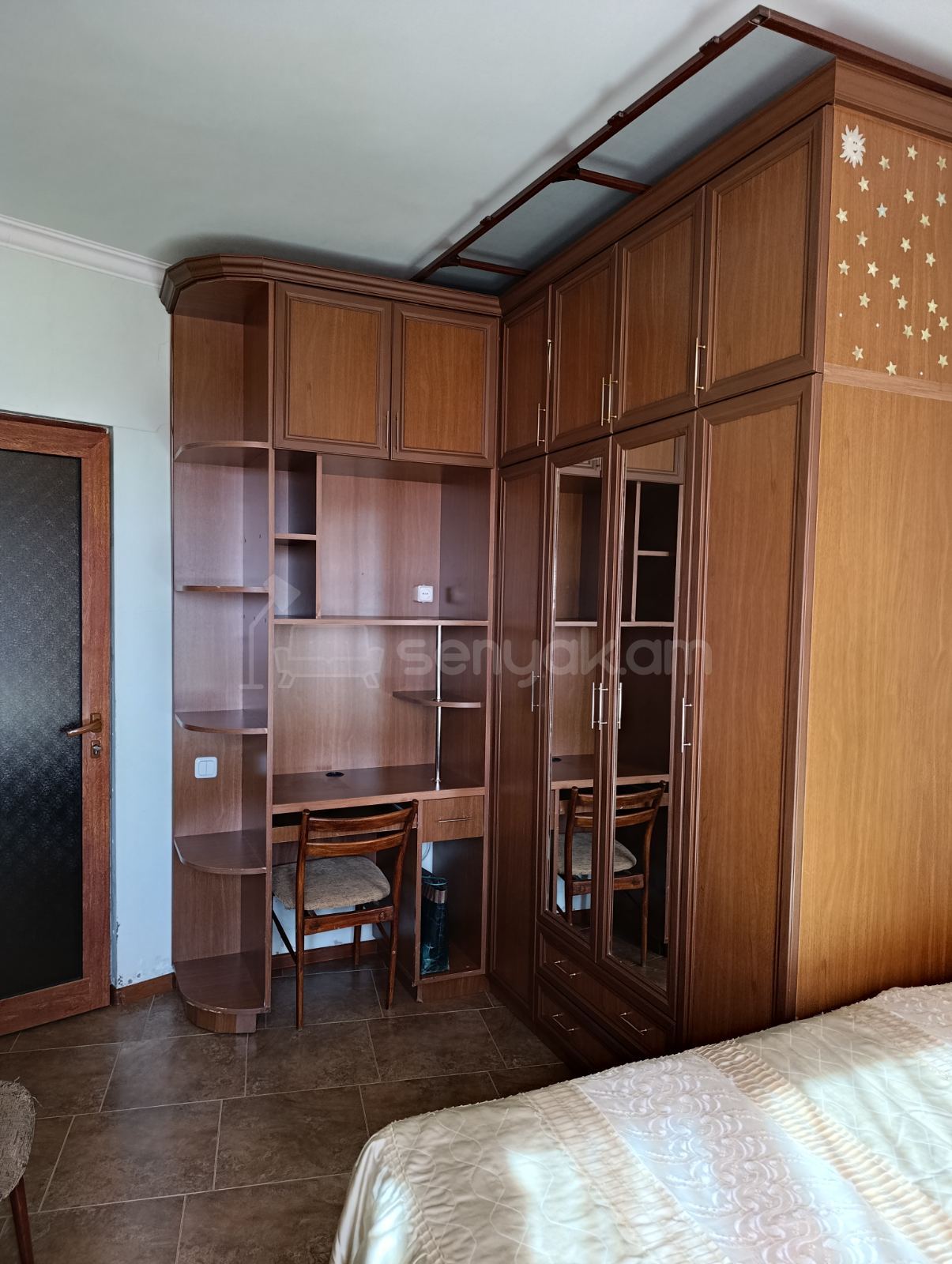 2 Սենյականոց Բնակարան Քարե Շենքում, 42քմ, 3/9 հարկ, Նորմալ Վիճակում, Կահավորված, Արևկող