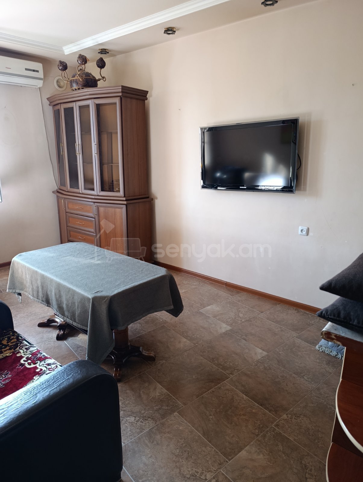 2 Սենյականոց Բնակարան Քարե Շենքում, 42քմ, 3/9 հարկ, Նորմալ Վիճակում, Կահավորված, Արևկող