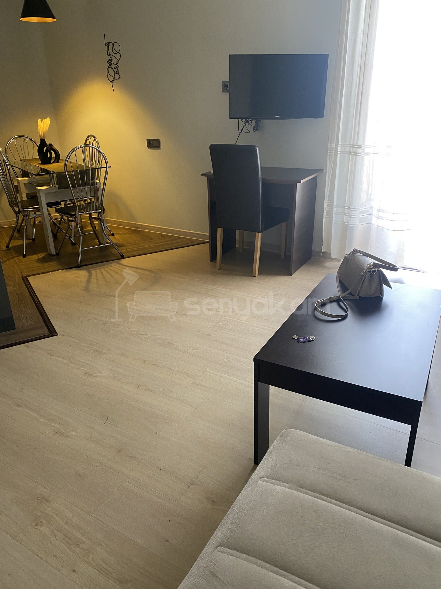 3 Սենյականոց Բնակարան Քարե Շենքում, 60քմ, 2/5 հարկ, Կապիտալ Վերանորոգված, Կահավորված, Արևկող