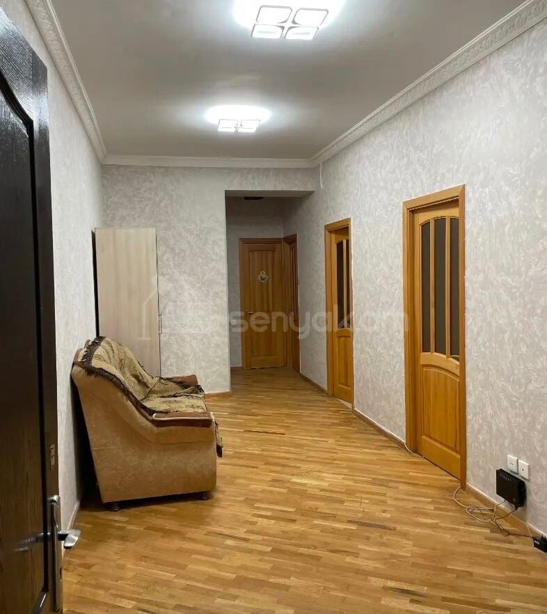 3 Սենյականոց Բնակարան, 90քմ, 3/9 հարկ, Կապիտալ Վերանորոգված, Կահավորված