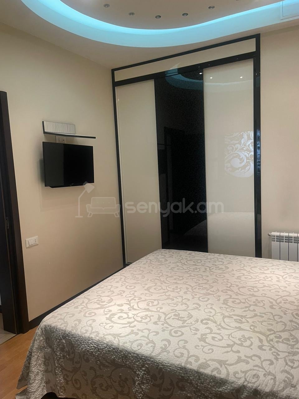 3 Սենյականոց Բնակարան Քարե Շենքում, 112քմ, 3/6 հարկ, Դիզայներական Վերանորոգված, Կահավորված, Արևկող