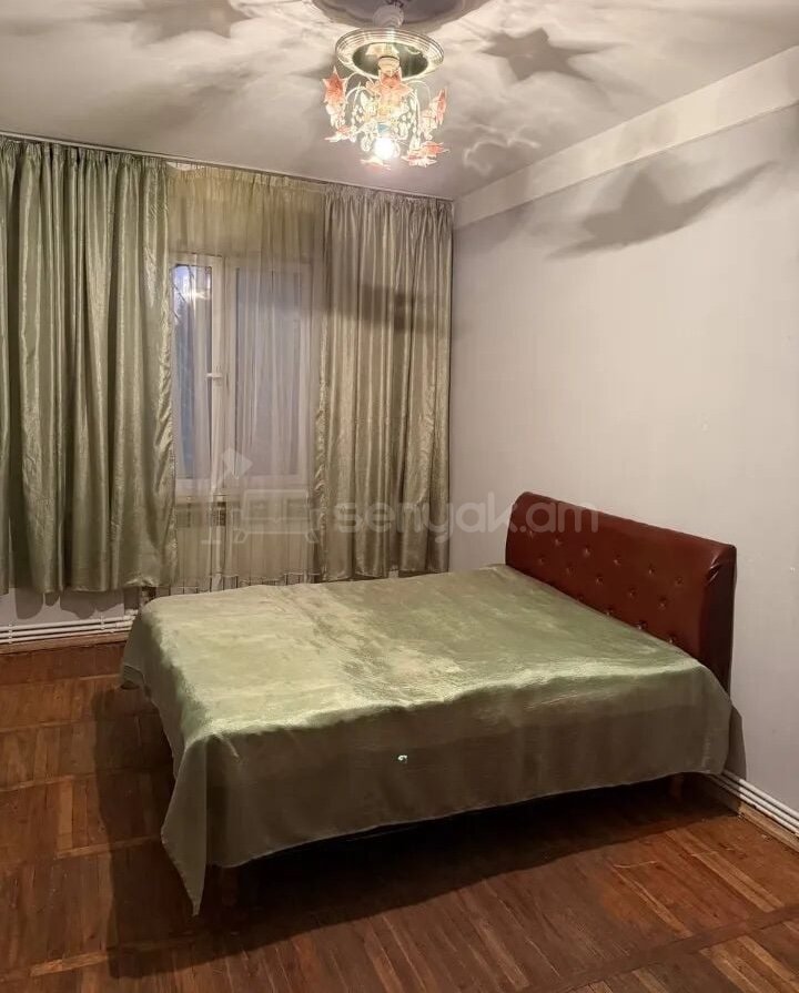 3 Սենյականոց Բնակարան, 97քմ, 1/8 հարկ, Նորմալ Վիճակում, Կահավորված