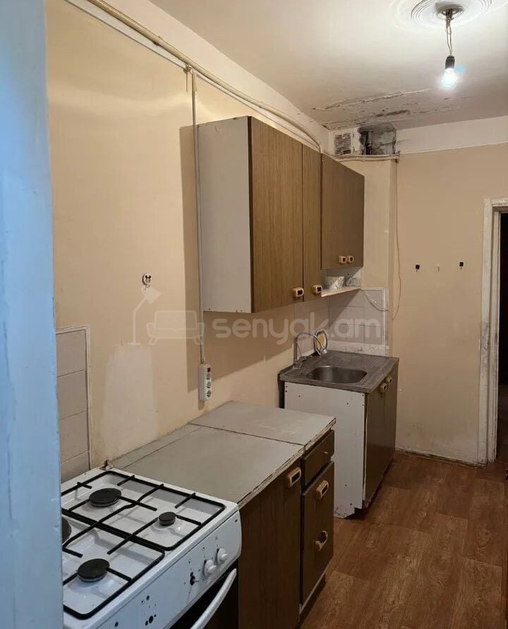 3 Սենյականոց Բնակարան, 97քմ, 1/8 հարկ, Նորմալ Վիճակում, Կահավորված