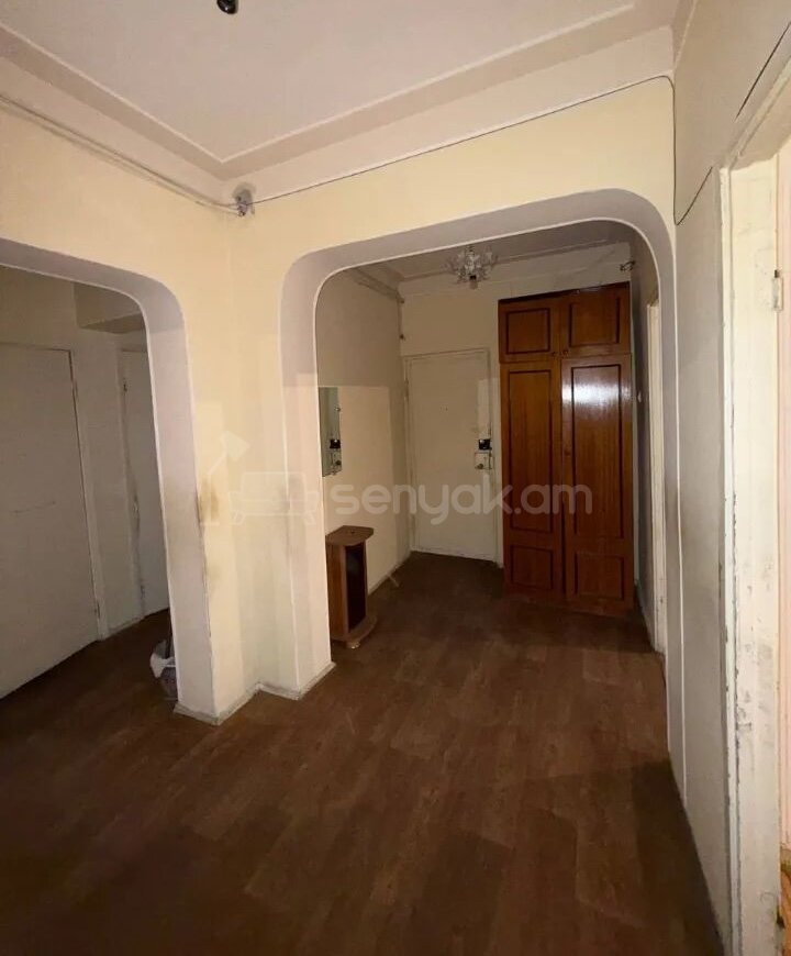 3 Սենյականոց Բնակարան, 97քմ, 1/8 հարկ, Նորմալ Վիճակում, Կահավորված