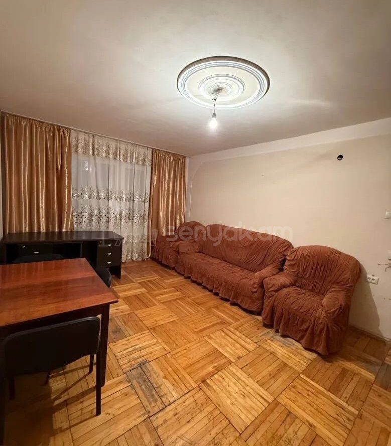 3 Սենյականոց Բնակարան, 97քմ, 1/8 հարկ, Նորմալ Վիճակում, Կահավորված