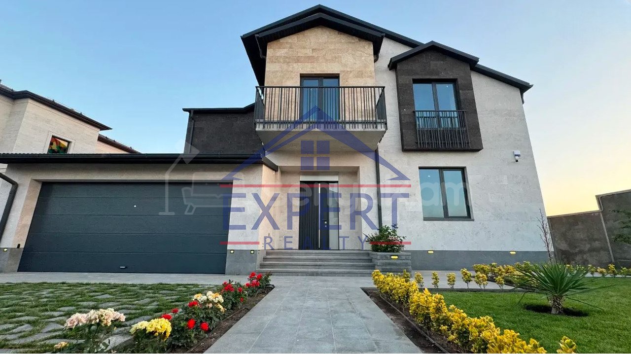 8 Սենյականոց Շքեղ Առանձնատուն, 580քմ, Լողավազանով, Ավտոտնակով