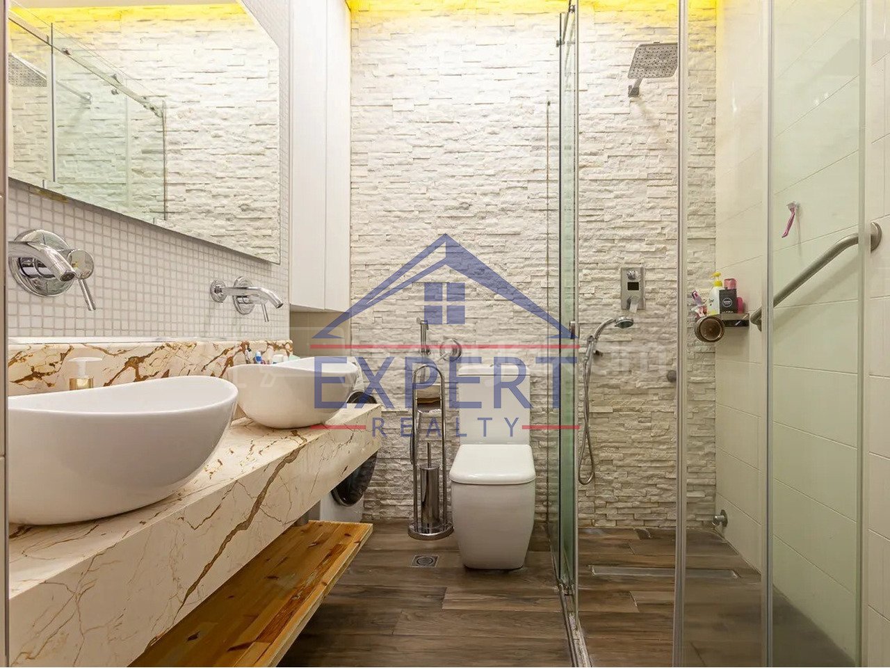 3 Սենյականոց Բնակարան Քարե Շենքում, 82քմ, 4/4 հարկ, Դիզայներական Վերանորոգված