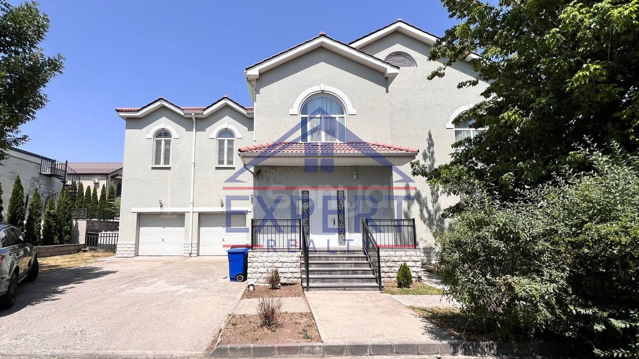 4 Սենյականոց Շքեղ Առանձնատուն, 481քմ, Ավտոտնակով