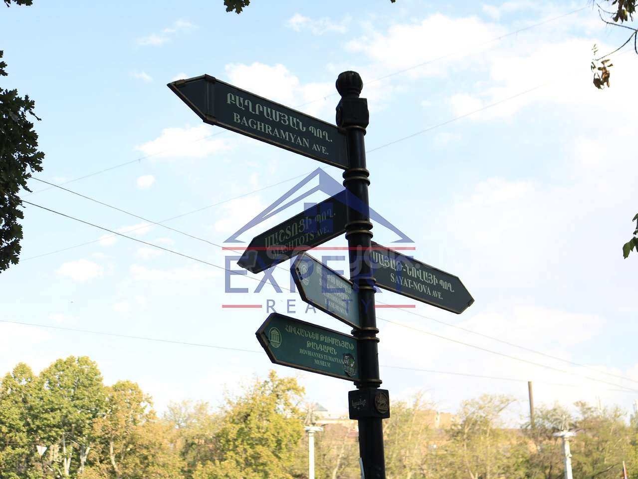 3 Սենյականոց Բնակարան Քարե Շենքում, 86քմ, 3/4 հարկ, Կապիտալ Վերանորոգված