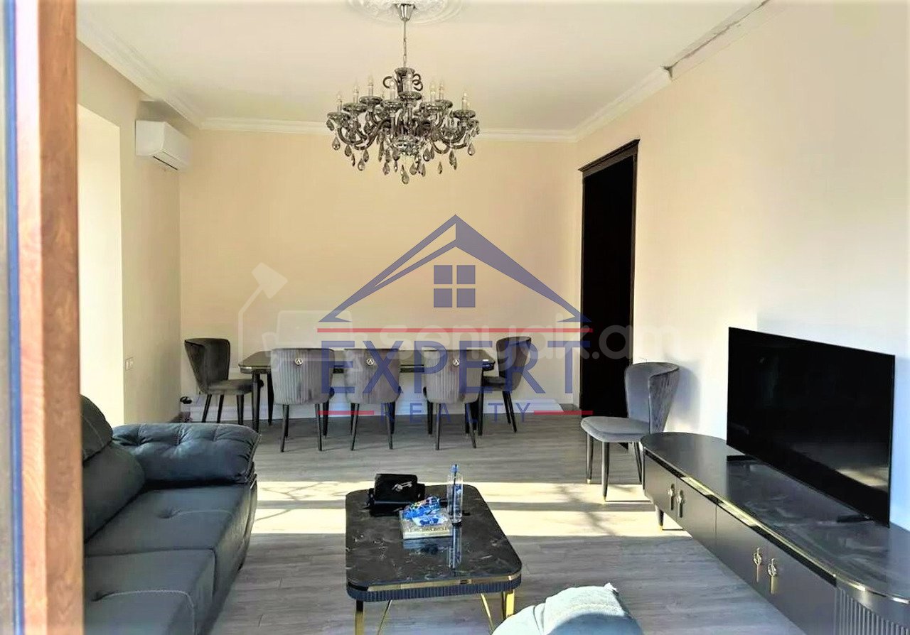 3 Սենյականոց Բնակարան Քարե Շենքում, 86քմ, 3/4 հարկ, Կապիտալ Վերանորոգված