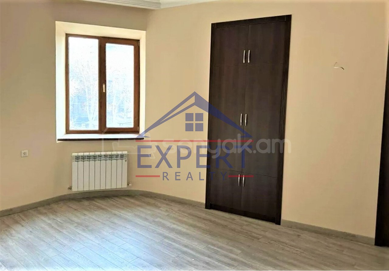 3 Սենյականոց Բնակարան Քարե Շենքում, 86քմ, 3/4 հարկ, Կապիտալ Վերանորոգված