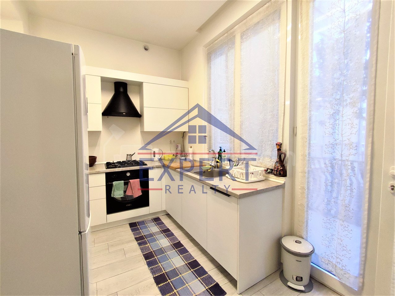 3 Սենյականոց Բնակարան Քարե Շենքում, 80քմ, 3/5 հարկ, Դիզայներական Վերանորոգված