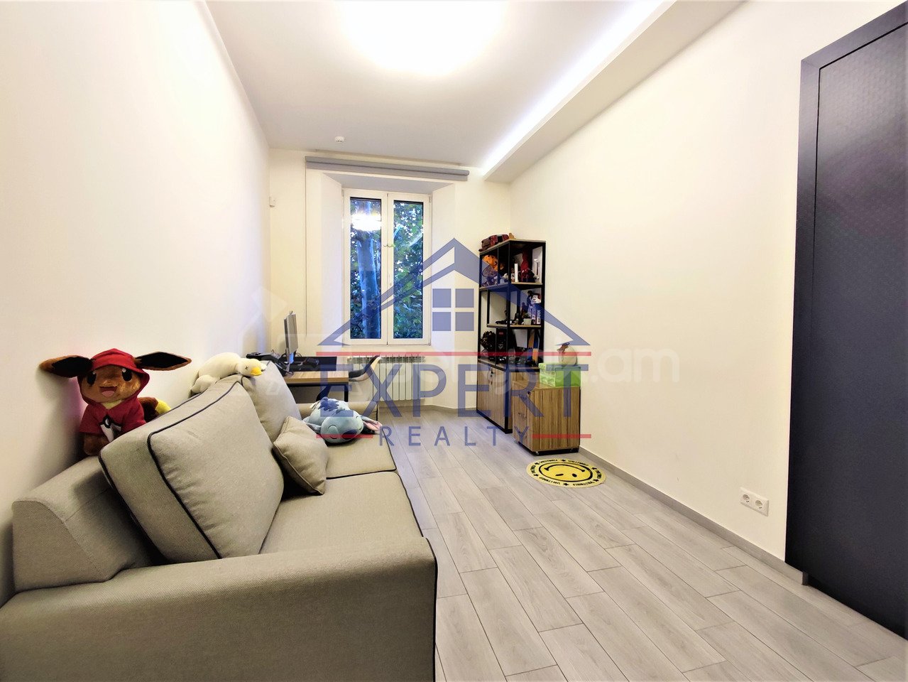 3 Սենյականոց Բնակարան Քարե Շենքում, 80քմ, 3/5 հարկ, Դիզայներական Վերանորոգված